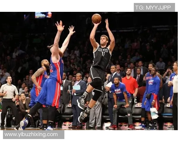 足球球星站桩战术解析从定位优势到场上核心作用